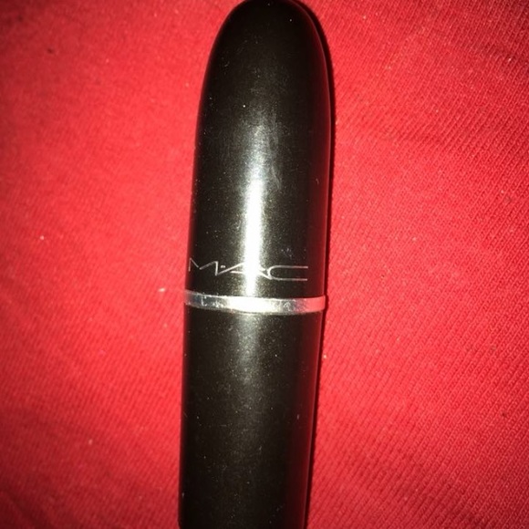 Makeup - Picture 2 of 8